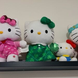 Hello Kitty St. Patrick’s Side Stepper 2024